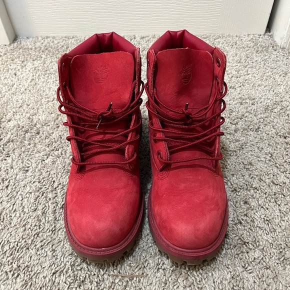Red Timberland
Size Youth 4
Barely Worn - Picture 4 of 4